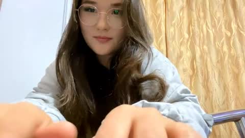 Azumi online show from May 4, 3:27 pm