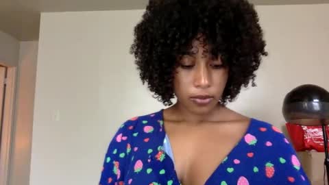 Snapshot of gyalxoxo chatting on October 13, 5:59 pm gyalxoxo online show from October 13, 5:59 pm