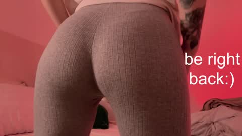 Snapshot of h2h0e chatting on January 6, 7:13 pm Lana online show from January 6, 7:13 pm