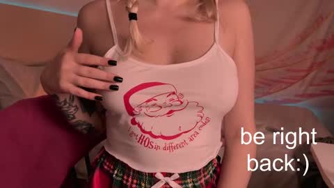 Snapshot of h2h0e chatting on February 14, 6:08 pm Lana online show from February 14, 6:08 pm