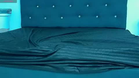 haileysans online show from April 21, 12:12 pm