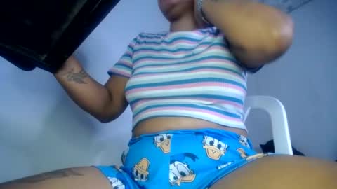 hairygirl83 online show from June 26, 9:43 am