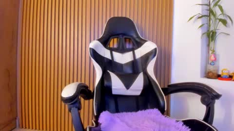 Anahis online show from March 22, 4:18 am