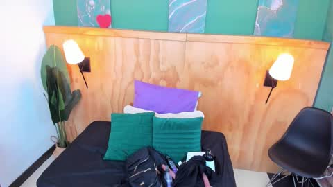 Halley Lorens online show from January 16, 7:10 pm