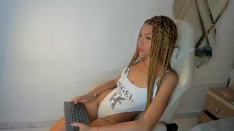 hallyasm online show from July 3, 2:34 pm