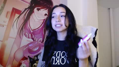 Hanaku  online show from December 3, 8:00 pm