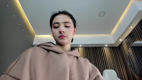 Hanna Dust online show from February 22, 3:01 am