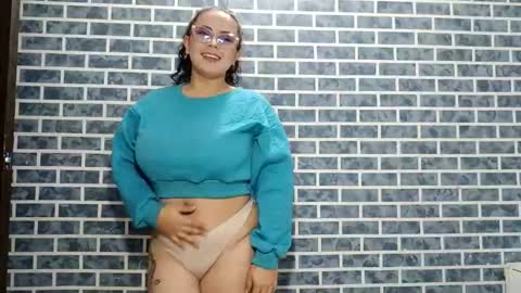 hanna_moons online show from April 17, 12:57 am