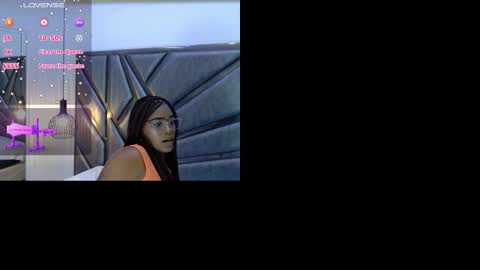 Snapshot of hannagatess1 chatting on October 8, 1:43 am hannagatess1 online show from October 8, 1:43 am