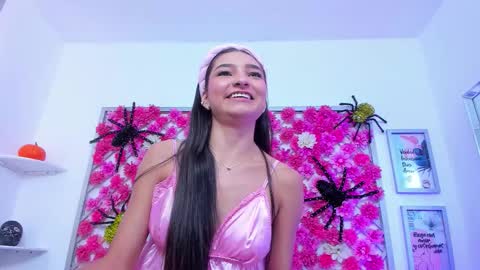 Hannah Miller online show from October 29, 12:42 pm