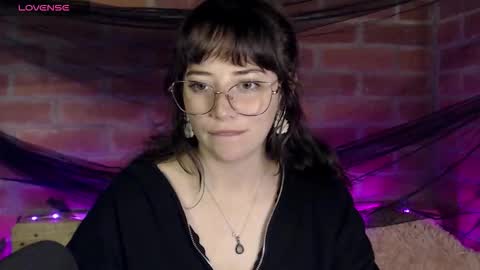 Hannah online show from December 18, 3:44 am