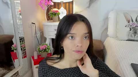 Snapshot of hannahill69 chatting on February 12, 4:44 am Hannahill69 online show from February 12, 4:44 am