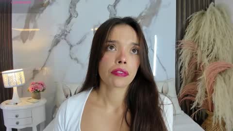 Hannahill69 online show from March 24, 5:02 am