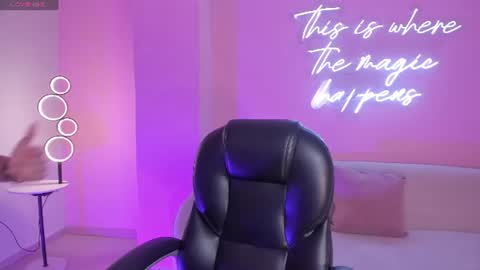 HANNAH J online show from June 21, 5:28 pm