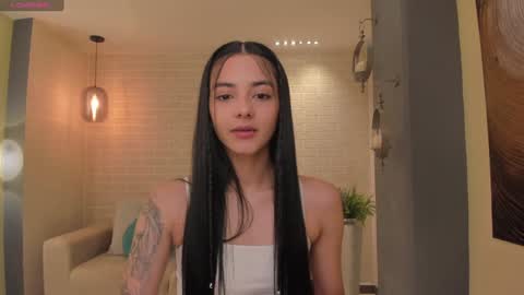 HANNAH J online show from January 19, 4:36 pm