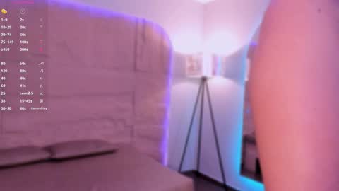 hannahmonttgomery  Help me reach 100 Hands up online show from March 26, 8:54 pm