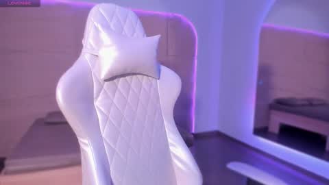 hannahmonttgomery  Help me reach 100 Hands up online show from January 17, 5:53 pm