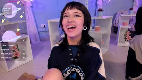 Hannah online show from January 8, 5:50 pm