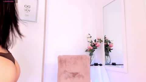 Hanna Os online show from December 6, 12:27 pm