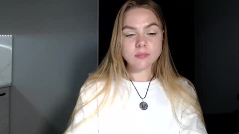 happy_fox_ online show from May 13, 8:47 pm