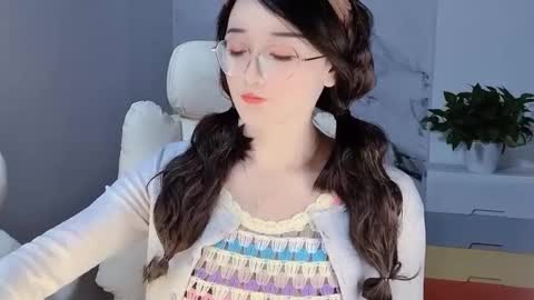 Daisy online show from December 12, 1:28 pm