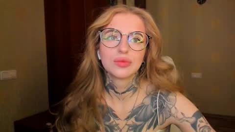 Julia online show from November 14, 5:51 am