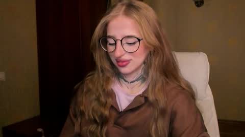 Julia online show from November 30, 6:28 am