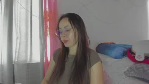 Natii  online show from May 31, 9:05 pm