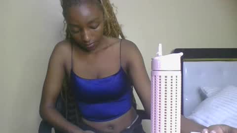 harmlessbitch online show from October 24, 3:30 pm