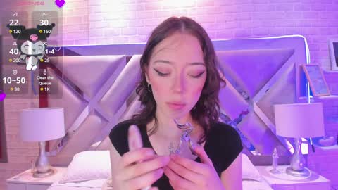 Snapshot of harperwest_ chatting on December 21, 8:21 pm Harper online show from December 21, 8:21 pm