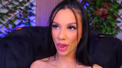 Haylie online show from December 13, 8:10 am