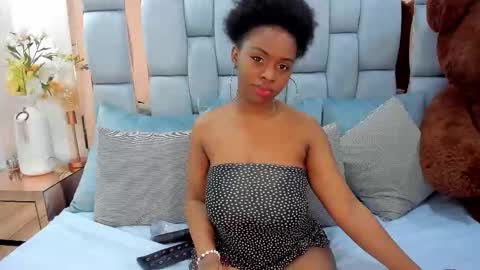 hazel_lanee online show from October 21, 5:55 am