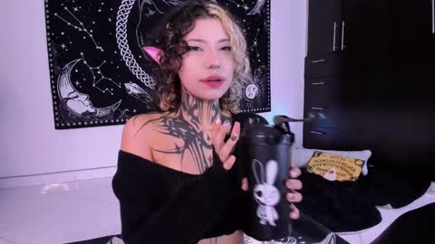 Snapshot of hazellwitch chatting on March 11, 1:23 pm Hazell Witch online show from March 11, 1:23 pm