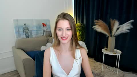 heartedlove_1 online show from April 25, 1:41 pm