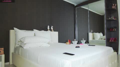 Helen online show from October 2, 12:43 pm