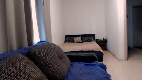 helen_adams_ online show from June 18, 9:14 am