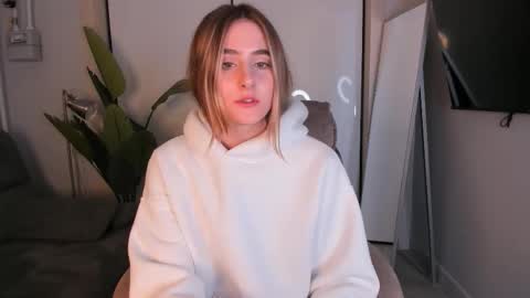 Helen online show from December 4, 6:41 pm