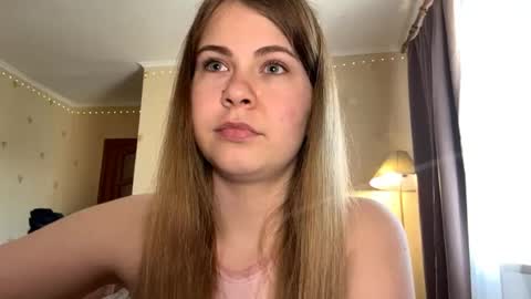 Chloe online show from May 10, 7:10 am