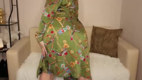 Snapshot of helens_lov chatting on October 23, 2:17 am Helen online show from October 23, 2:17 am