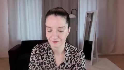 Helen online show from September 14, 3:04 am