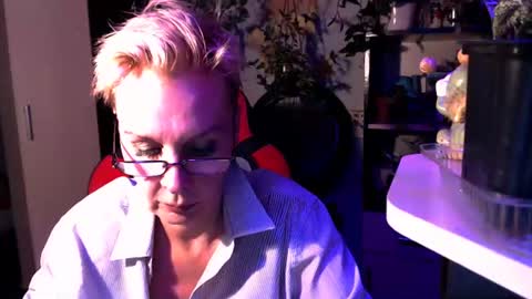 Helga online show from June 11, 9:33 pm