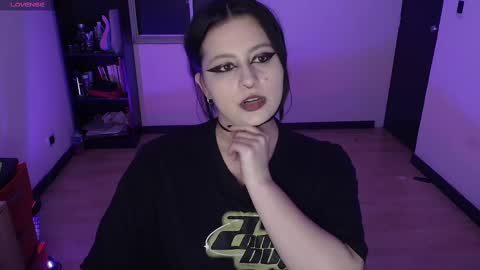 Snapshot of hell_dancer_ chatting on February 25, 11:37 pm Lexa online show from February 25, 11:37 pm