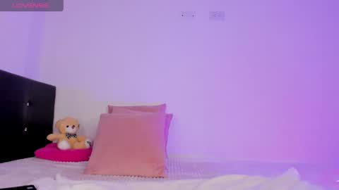 Hellen online show from May 4, 9:29 pm