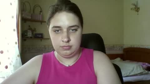 hess_luna_ online show from June 24, 9:08 am