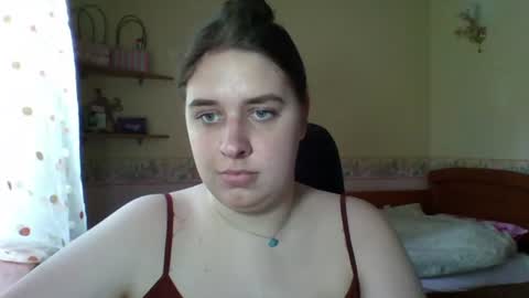hess_luna_ online show from July 9, 9:33 am