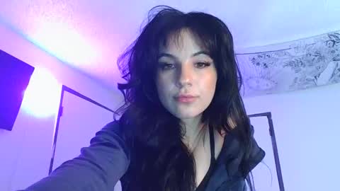 heyluna_ online show from February 18, 4:55 am