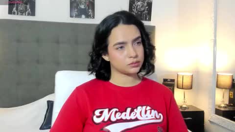 hilary_tailor online show from February 6, 7:17 pm