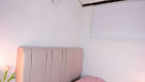 Hila online show from November 22, 12:02 am