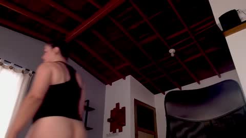 Snapshot of hillary_12 chatting on March 2, 7:08 pm Miranda online show from March 2, 7:08 pm