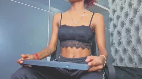  Hillary  online show from February 4, 10:02 pm